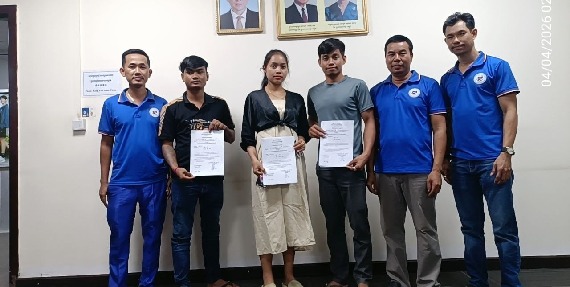 លោក សុខ វណ្ណ និងក្រុមការងារតំណាងសហជីពទឹកចិត្ដកម្មករកម្ពុជា ប្រចាំក្រុមហ៊ុន ស៊ីនប៉ូ (ខេមបូឌា) ហ៊្វូតវែរ ឯ.ក ឧបត្ថម្ភទឹកប្រាក់ចំនួន ១,៣២០,០០០រៀល ជូនសមាជិកសហជីព